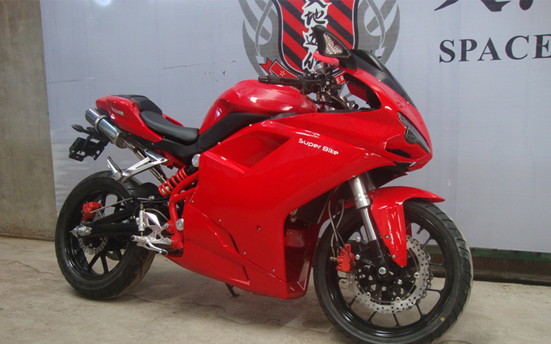 Illustration for article titled ​Why Is Suzuki Helping Fund This Chinese Ducati Knockoff?